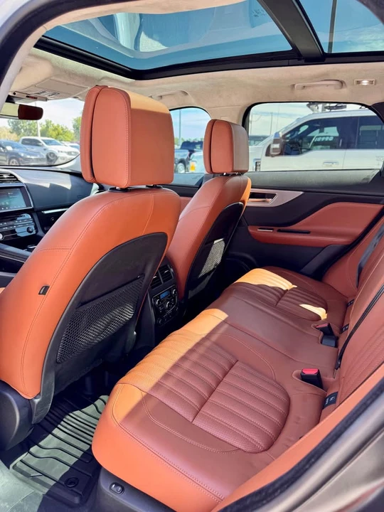 2019 Jaguar F-Pace - Image 14 of 20