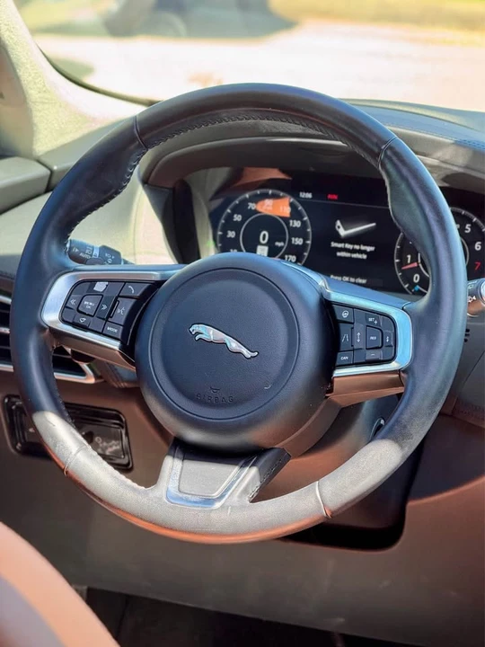 2019 Jaguar F-Pace - Image 9 of 20