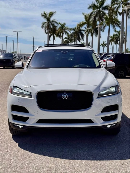 2019 Jaguar F-Pace - Image 2 of 20