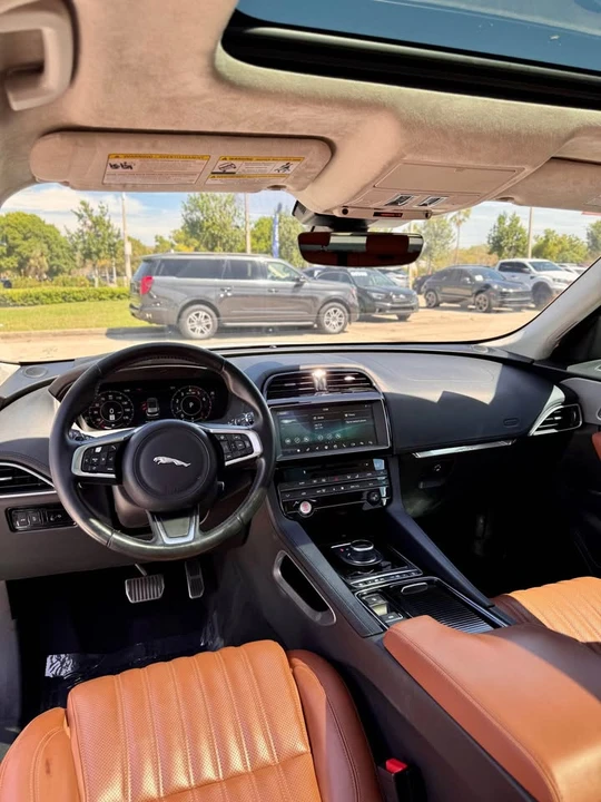 2019 Jaguar F-Pace - Image 16 of 20