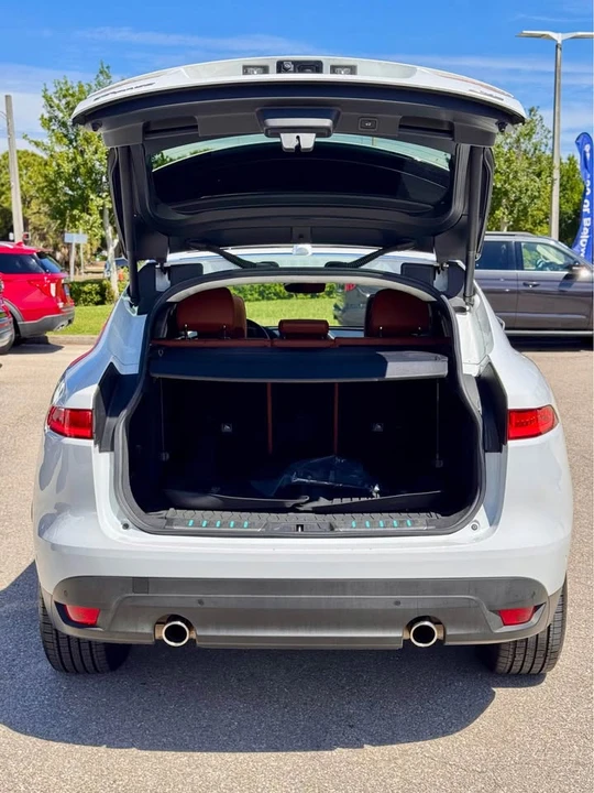 2019 Jaguar F-Pace - Image 6 of 20