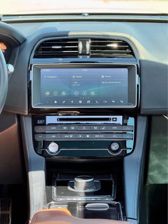 2019 Jaguar F-Pace - Image 8 of 20