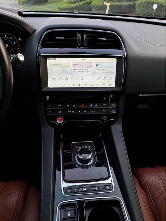 2019 Jaguar F-Pace - Image 11 of 13