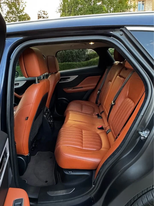 2019 Jaguar F-Pace - Image 8 of 13
