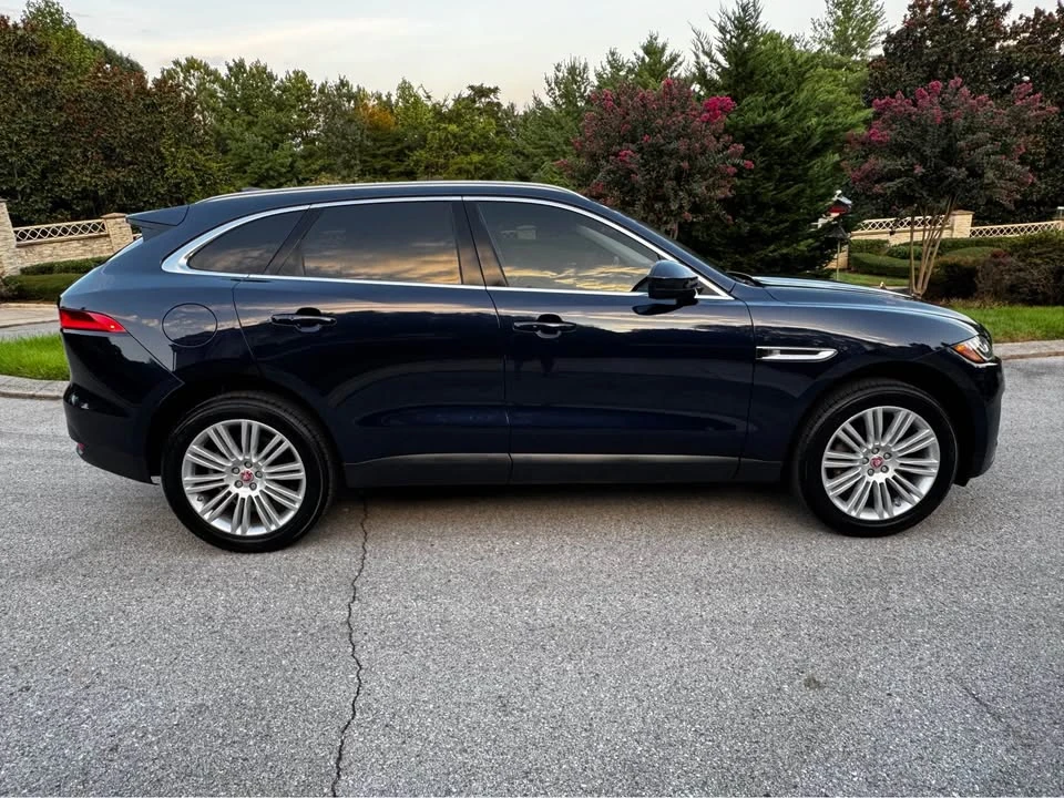 2019 Jaguar F-Pace - Image 2 of 13