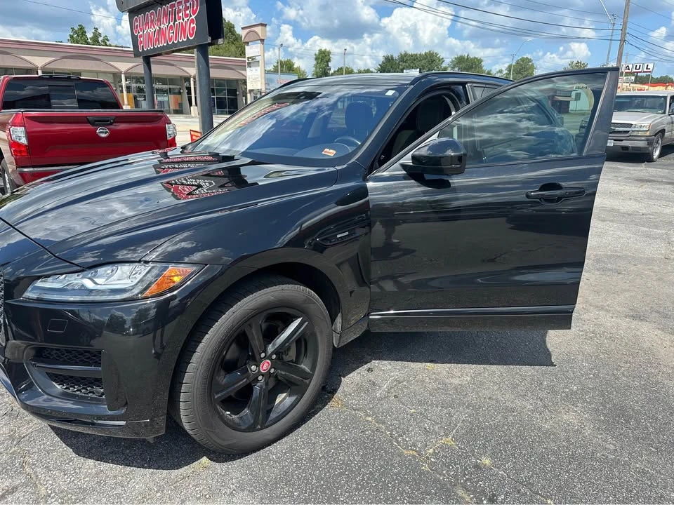 2019 Jaguar F-Pace - Image 2 of 9