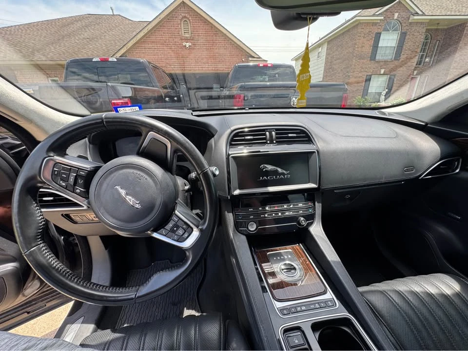 2019 Jaguar F-Pace - Image 5 of 9