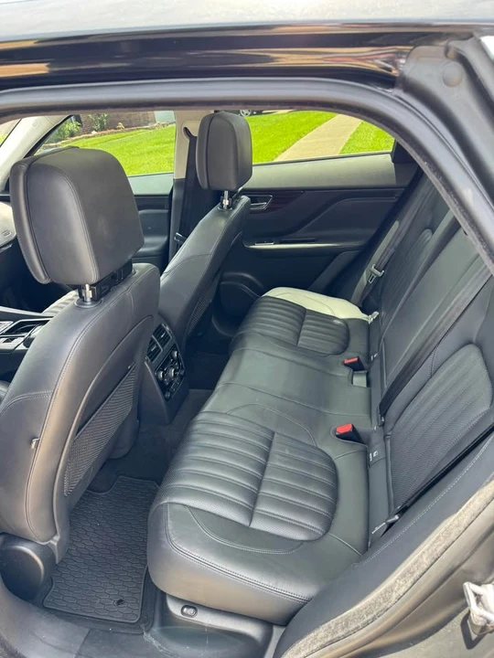 2019 Jaguar F-Pace - Image 7 of 9