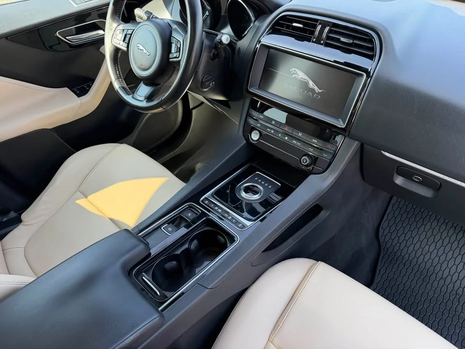 2019 Jaguar F-Pace - Image 7 of 13