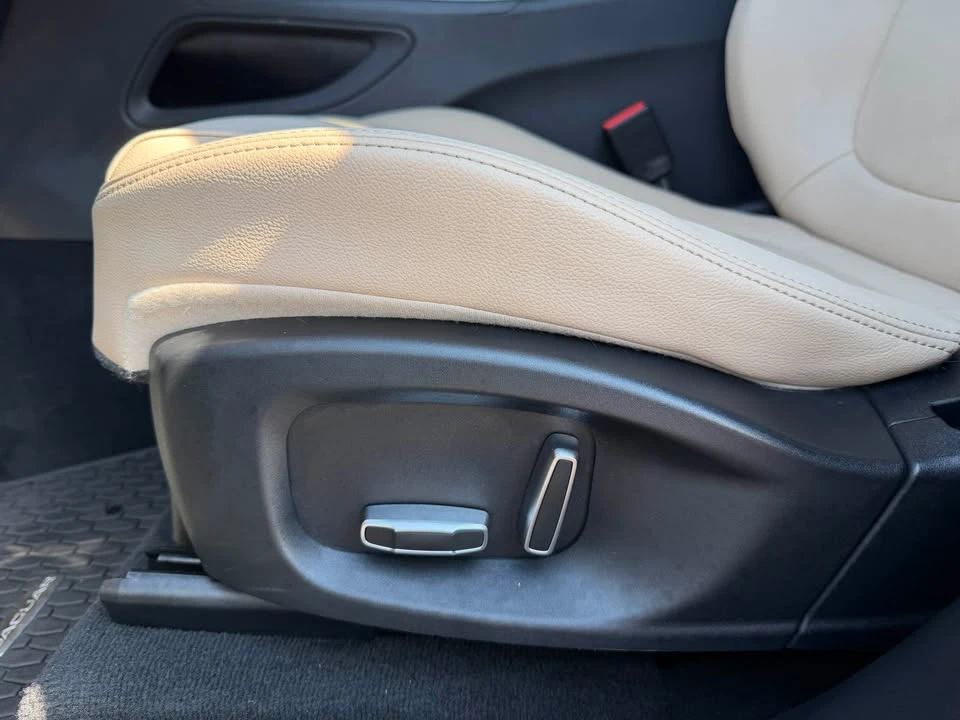 2019 Jaguar F-Pace - Image 10 of 13