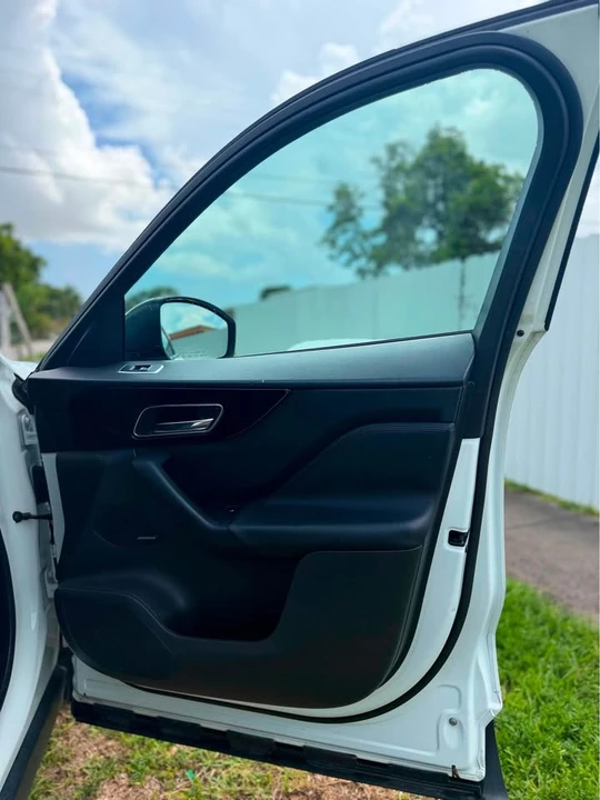 2019 Jaguar F-Pace - Image 17 of 20
