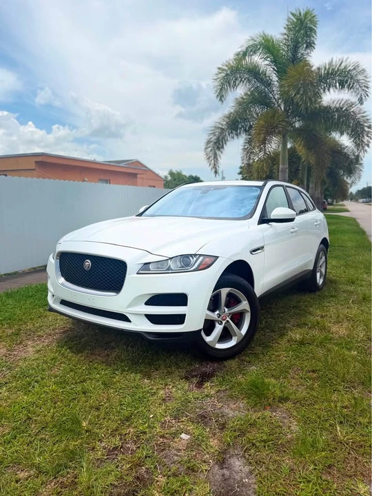 2019 Jaguar F-Pace - Image 2 of 20