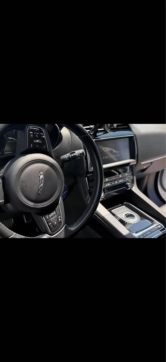 2019 Jaguar F-Pace - Image 10 of 13
