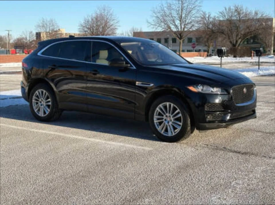 2019 Jaguar F-Pace - Image 8 of 20