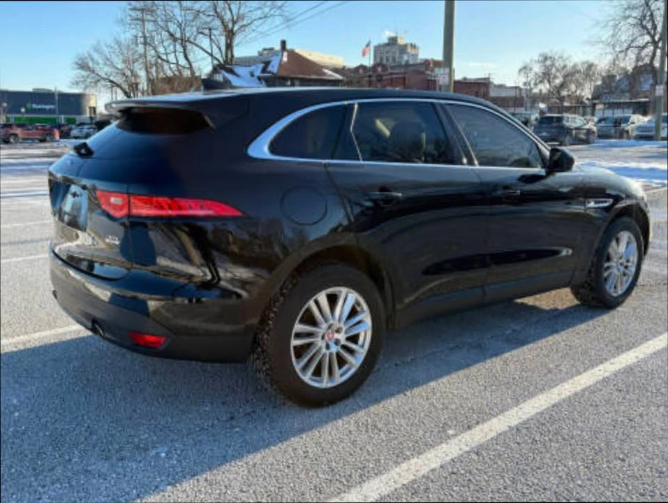 2019 Jaguar F-Pace - Image 10 of 20