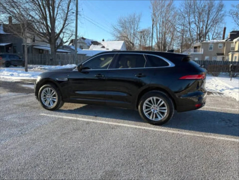 2019 Jaguar F-Pace - Image 16 of 20