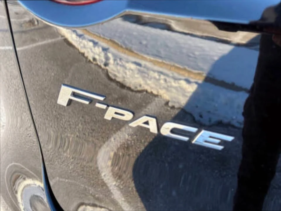 2019 Jaguar F-Pace - Image 13 of 20
