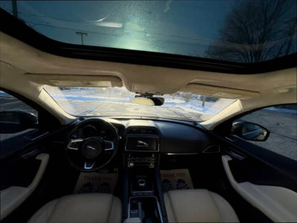 2019 Jaguar F-Pace - Image 19 of 20