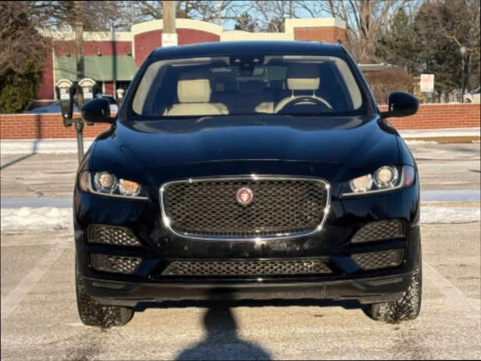 2019 Jaguar F-Pace - Image 5 of 20