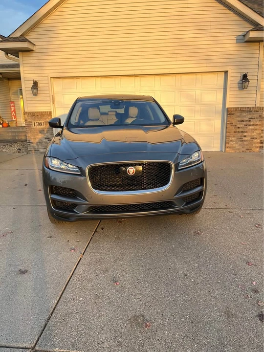 2019 Jaguar F-Pace - Image 3 of 8