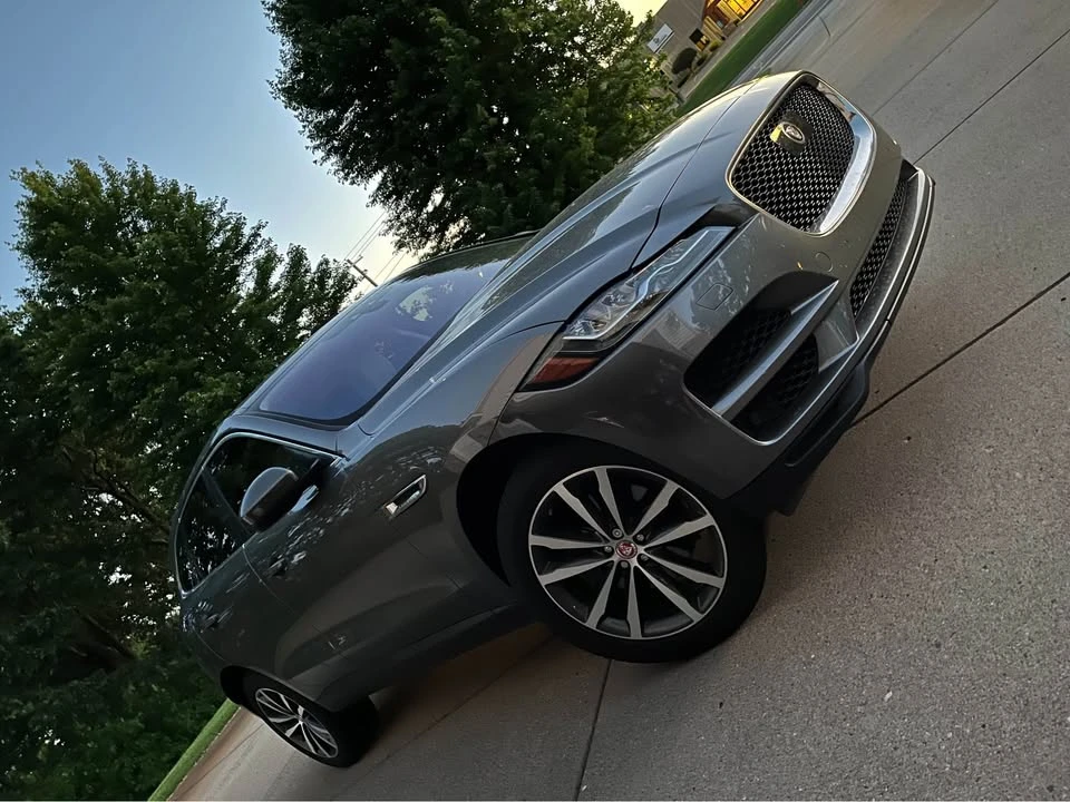 2019 Jaguar F-Pace - Image 4 of 8
