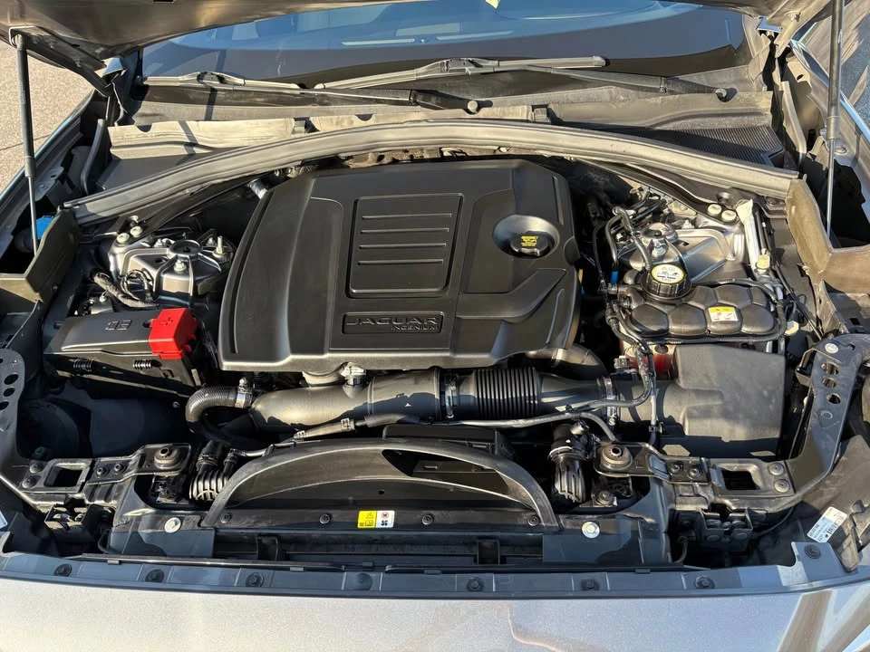 2019 Jaguar F-Pace - Image 8 of 17