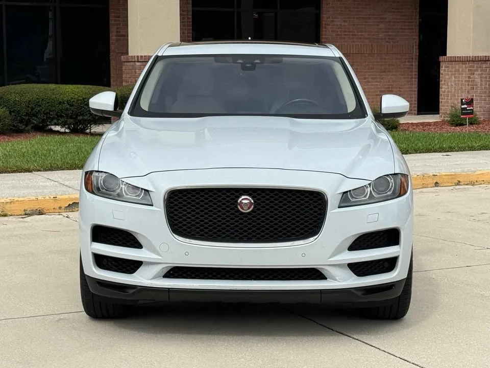 2019 Jaguar F-Pace - Image 2 of 20