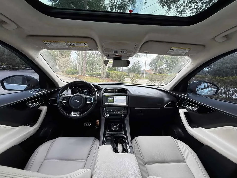 2019 Jaguar F-Pace - Image 15 of 20