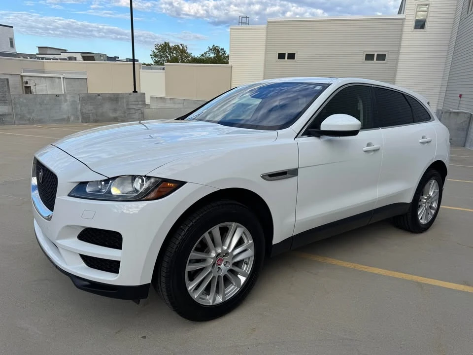 2019 Jaguar F-Pace - Image 4 of 16