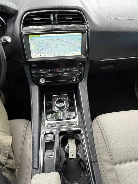2019 Jaguar F-Pace - Image 19 of 20