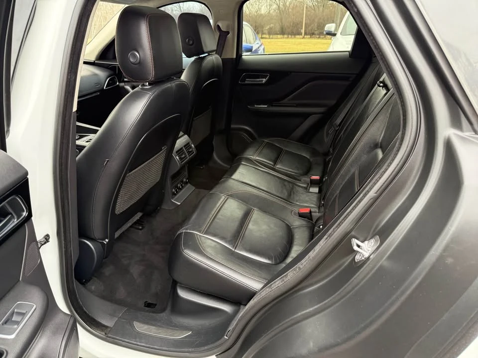 2019 Jaguar F-Pace - Image 8 of 20
