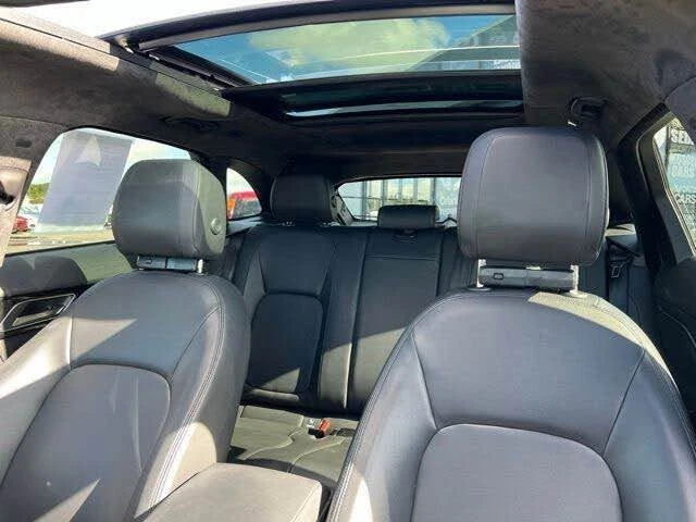 2019 Jaguar F-Pace - Image 8 of 11