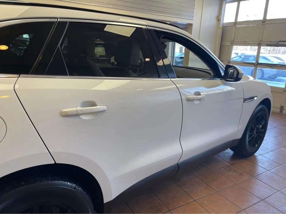 2019 Jaguar F-Pace - Image 8 of 12