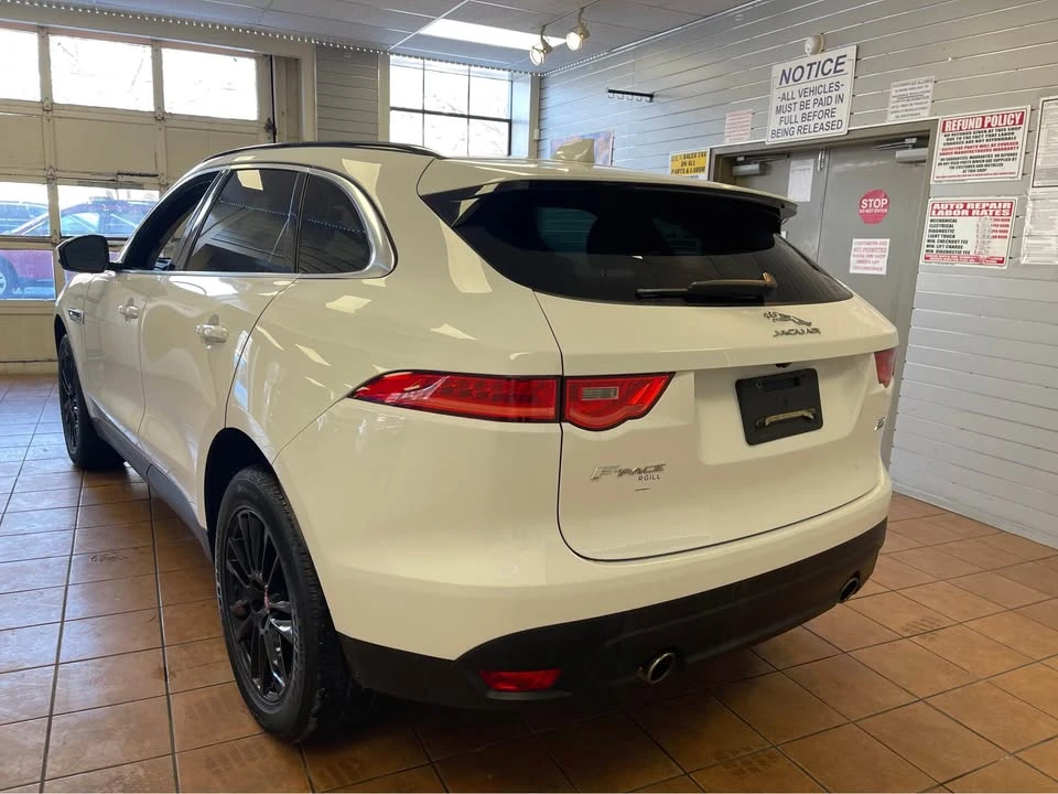 2019 Jaguar F-Pace - Image 5 of 12