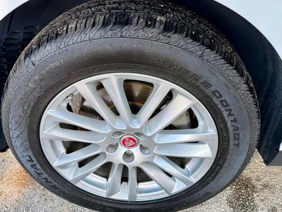 2019 Jaguar - Image 7 of 20