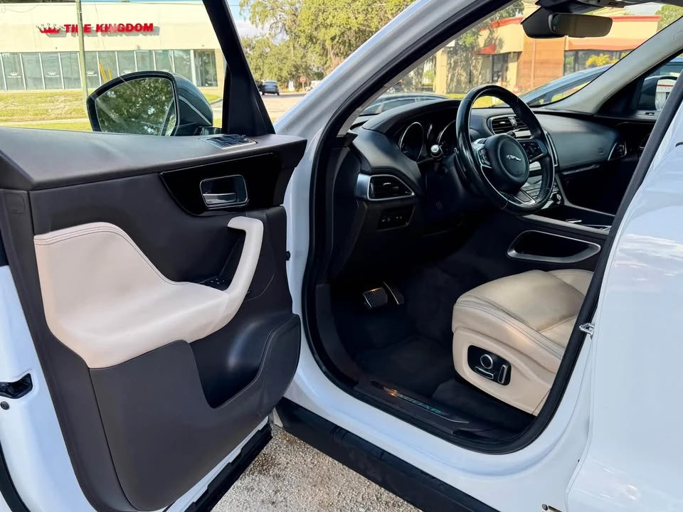 2019 Jaguar - Image 8 of 20