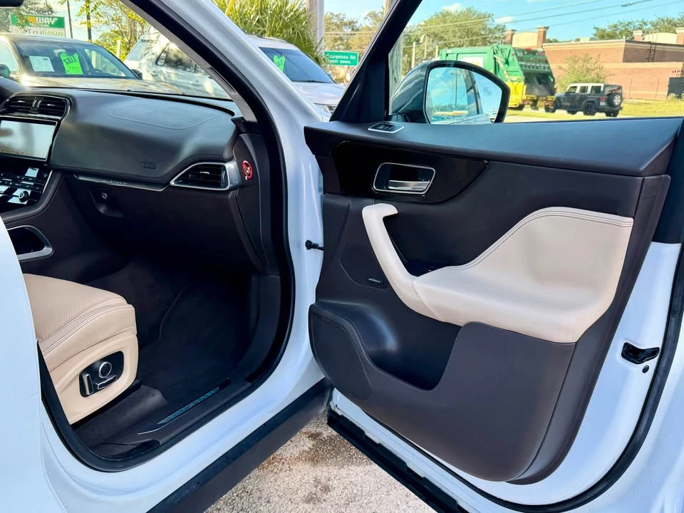 2019 Jaguar - Image 15 of 20