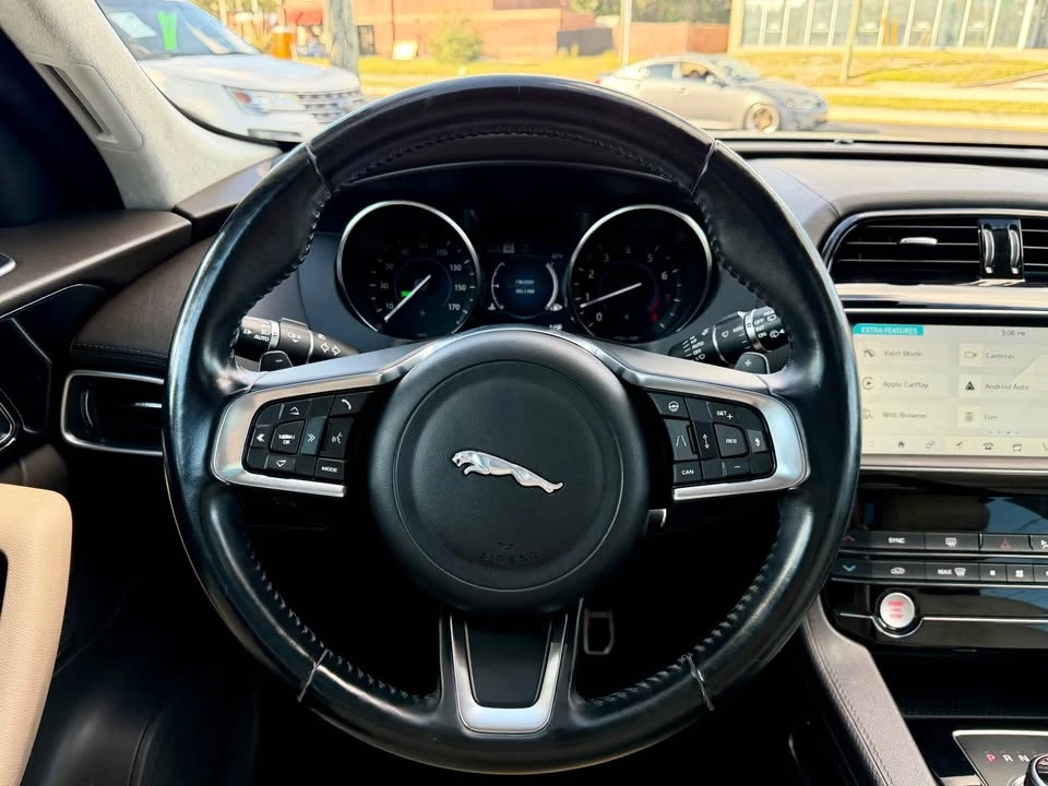 2019 Jaguar - Image 18 of 20
