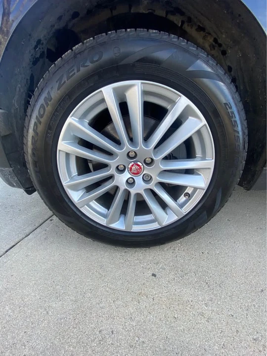 2019 Jaguar F-Pace - Image 2 of 5