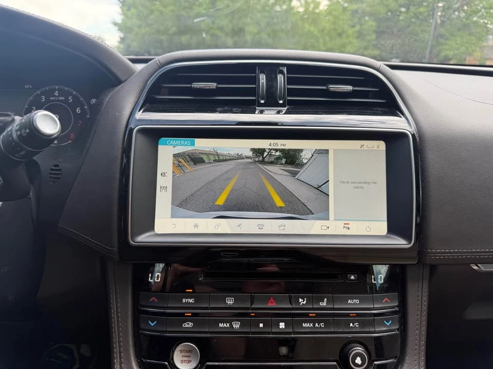 2019 Jaguar F-Pace - Image 8 of 9