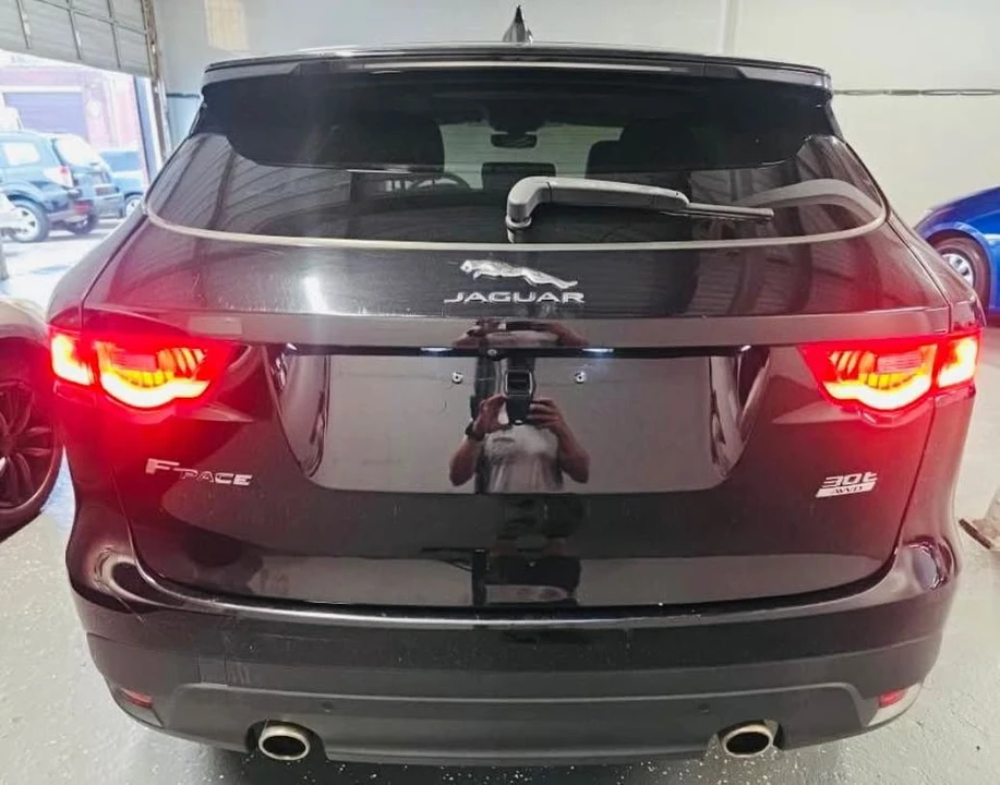 2019 Jaguar F-Pace - Image 2 of 12