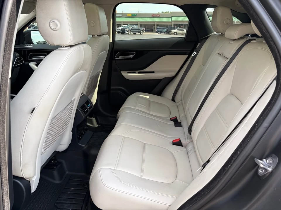 2019 Jaguar F-Pace - Image 15 of 20