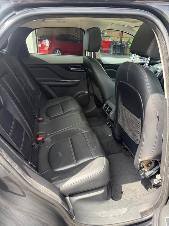 2019 Jaguar F-Pace - Image 11 of 13