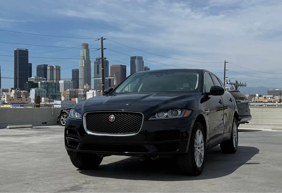 2019 Jaguar F-Pace - Image 8 of 13
