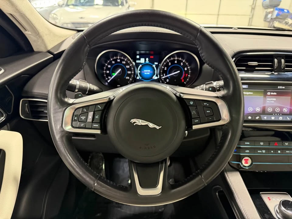 2019 Jaguar F-Pace - Image 11 of 19
