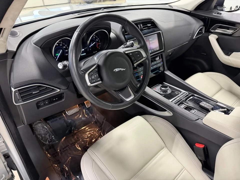 2019 Jaguar F-Pace - Image 8 of 19