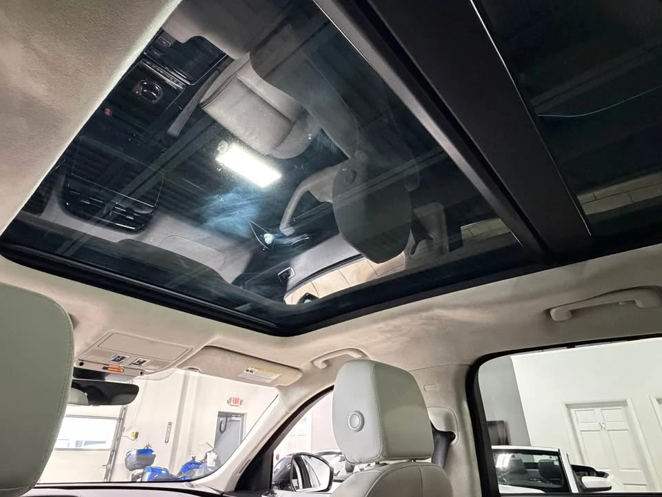 2019 Jaguar F-Pace - Image 16 of 19
