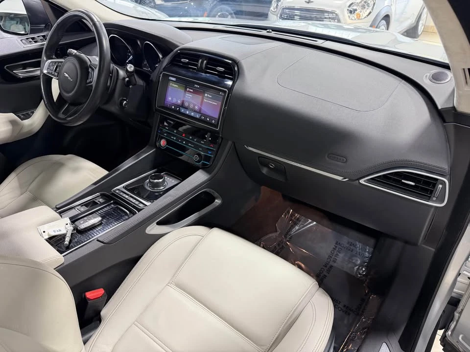 2019 Jaguar F-Pace - Image 7 of 19