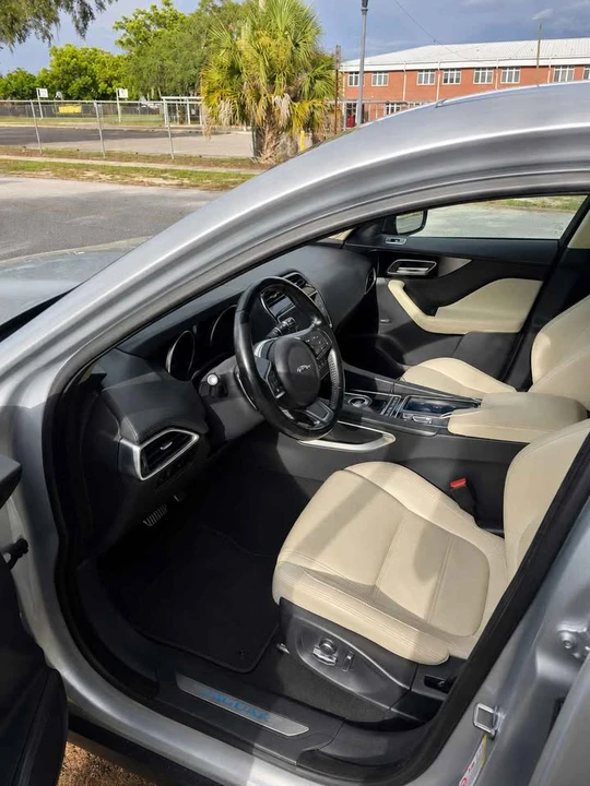 2019 Jaguar F-Pace - Image 5 of 6