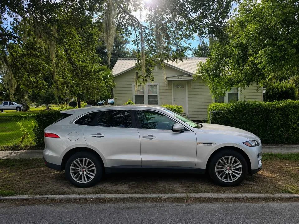 2019 Jaguar F-Pace - Image 2 of 6